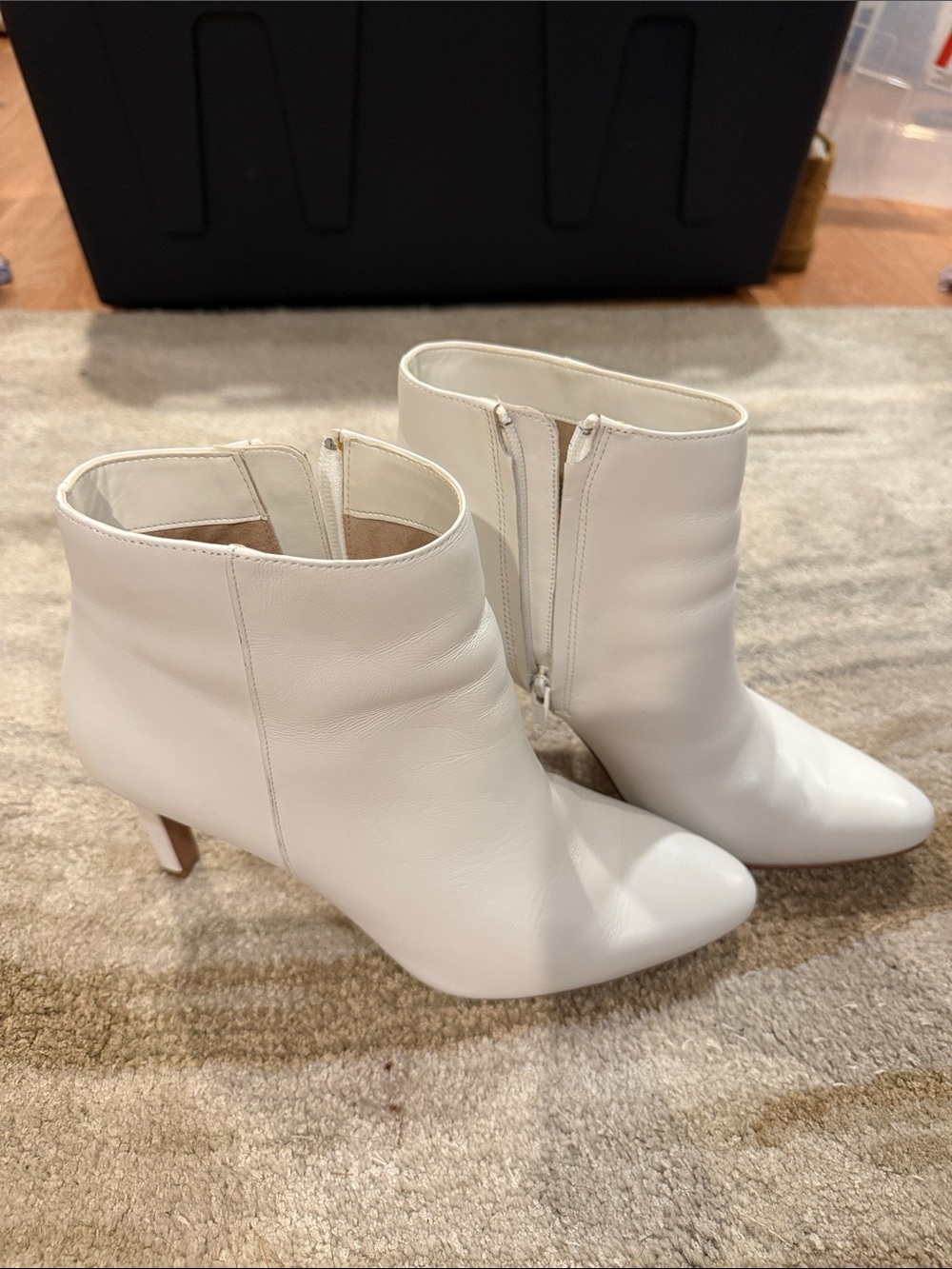 Banana Republic White Leather Ankle Booties with Side Zip